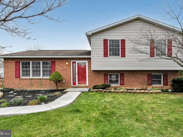 11 Garden Ln, Hanover, PA 17331