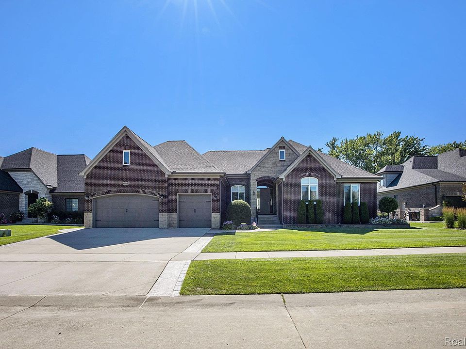 1st image of 48913 Pinebrook Dr
