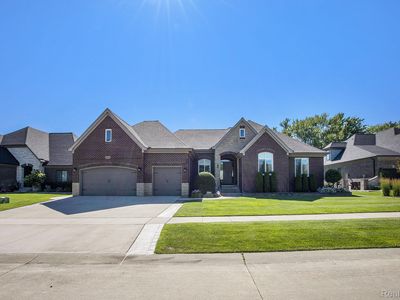 48913 Pinebrook Dr, Shelby Township, MI, 48315