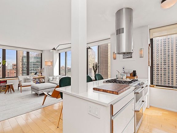 3rd image of 300 E 93rd St APT 17E