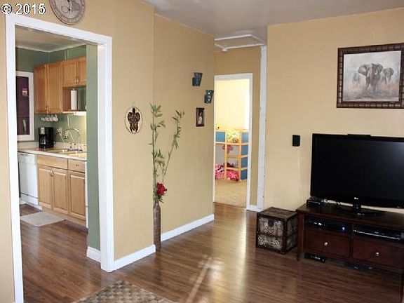 5th image of 3005 E 27th St