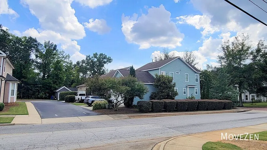 210 Pinckney St Greenville, SC 29601 Privacy Fenced Oasis in the Souths Best Downtown — Photo 3