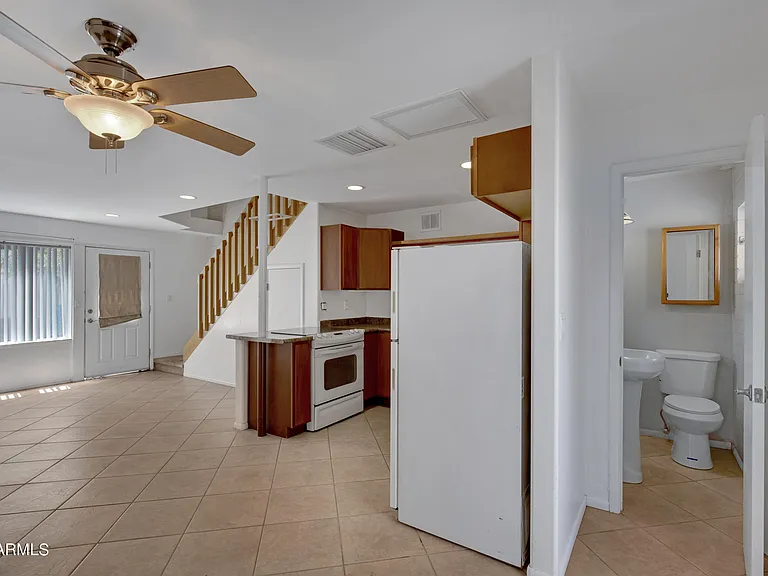 2021 S Granada Dr #10 — Photo 2