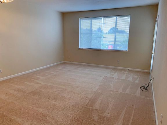 5th image of 88 17th Ave Unit 204