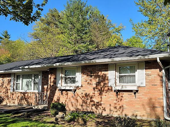 4th image of 30 Zelenke Dr