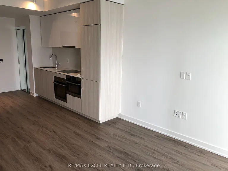 15 Queens Quay E #1303 — Photo 4