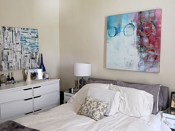 5th image of 1336 W Wellington Ave #3