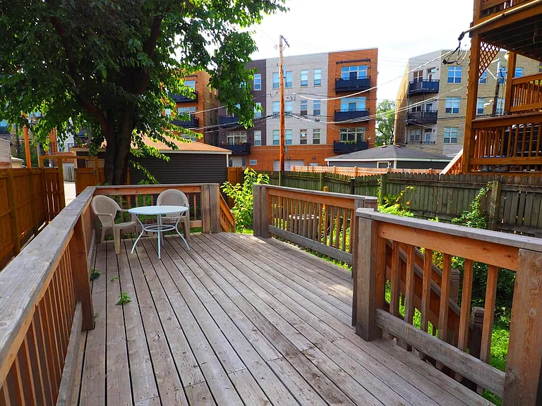 2115 W Wellington Ave #2R — Photo 4