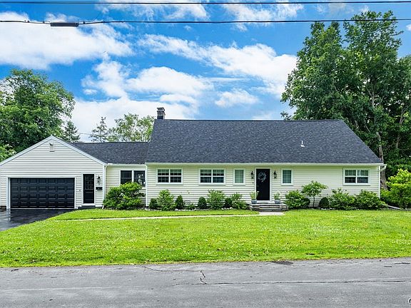 4th image of 3 Gilbert Rd