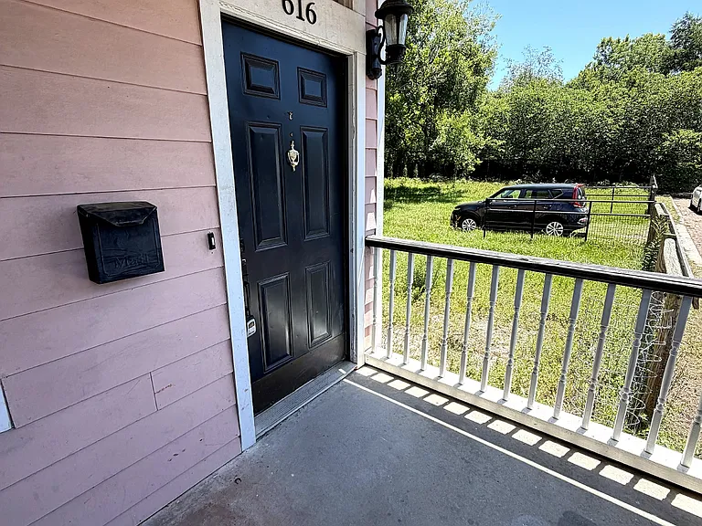 616 E Gwinnett St — Photo 9