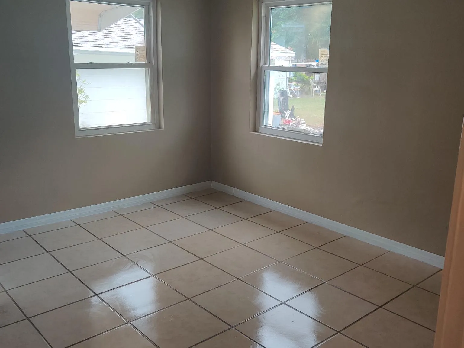 2 bed, 700 sqft, $1,400 — Photo 2