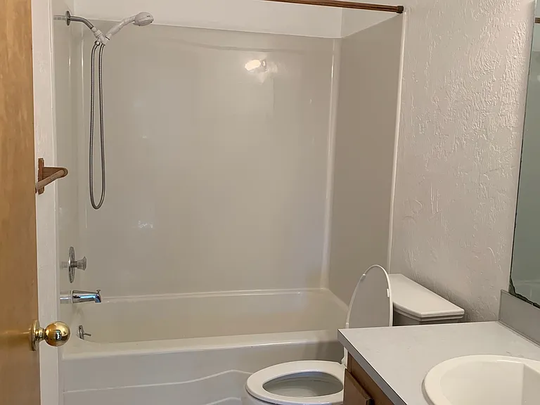 1135 NE Conser Pl — Photo 19