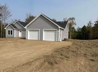 87 Knoll Crest Dr, Bangor, ME 04401