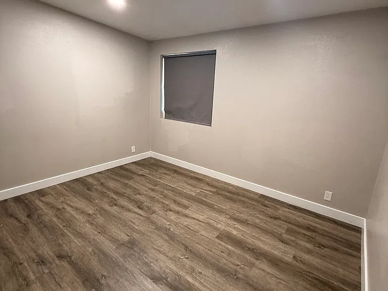 2753 Talbot St — Photo 38