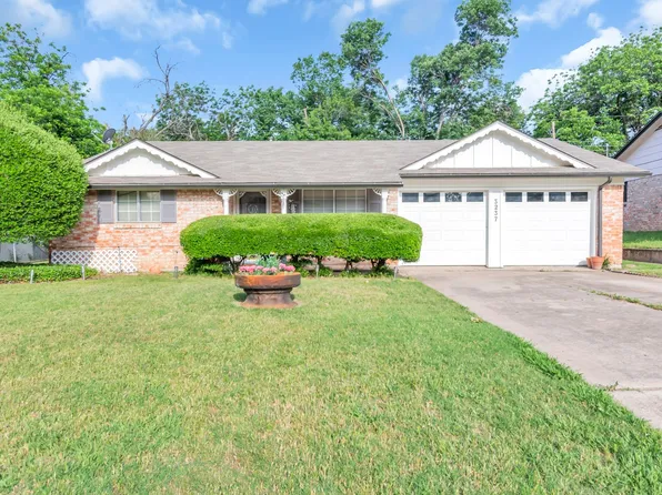 3237 Gene Ln, Haltom City, TX 76117