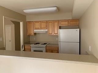 5th image of 302 Perryl Ln