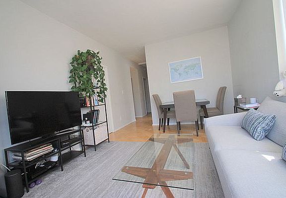 3rd image of 343 E 74th St APT 14B