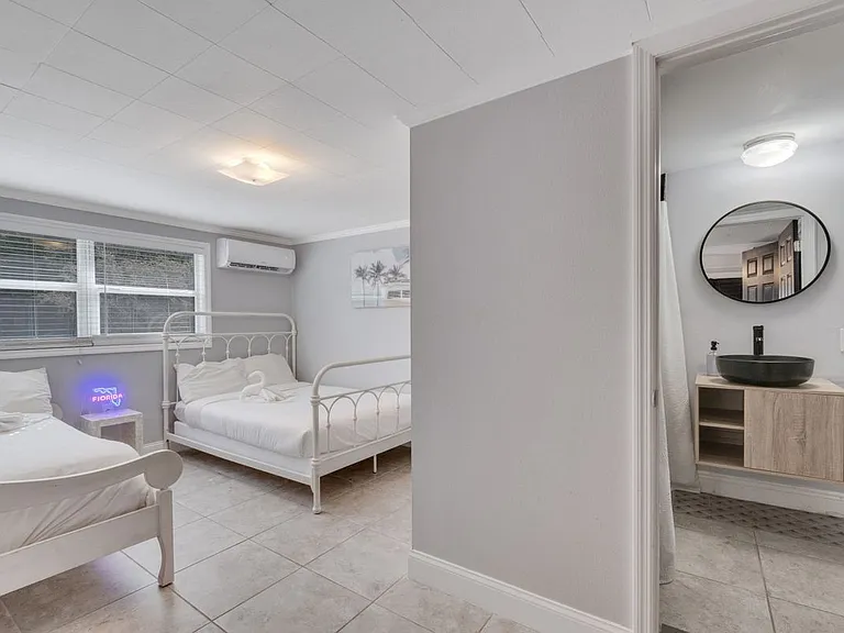 415 S Hyer Ave #B — Photo 18