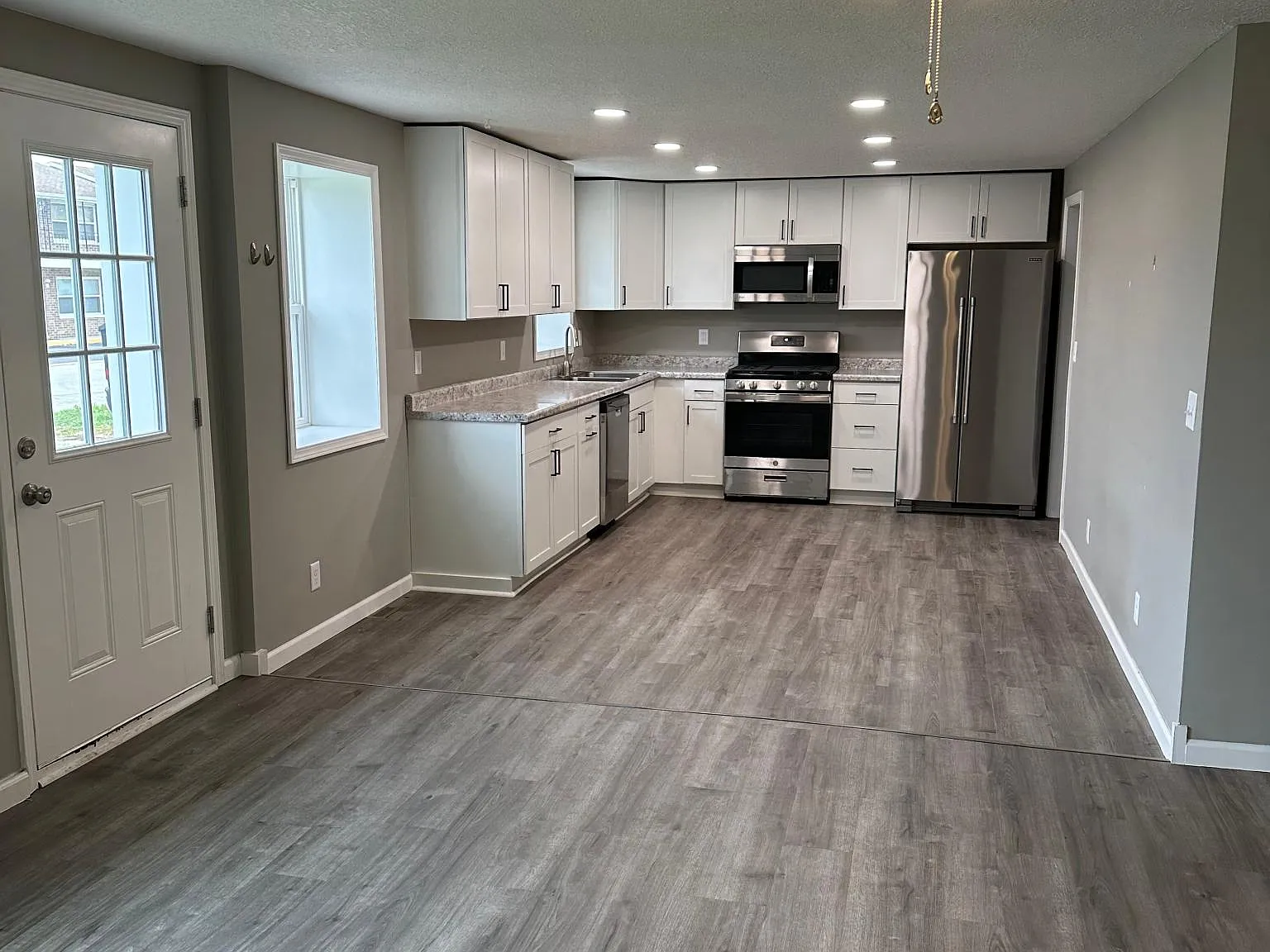 3 bed, $1,850 — Photo 2