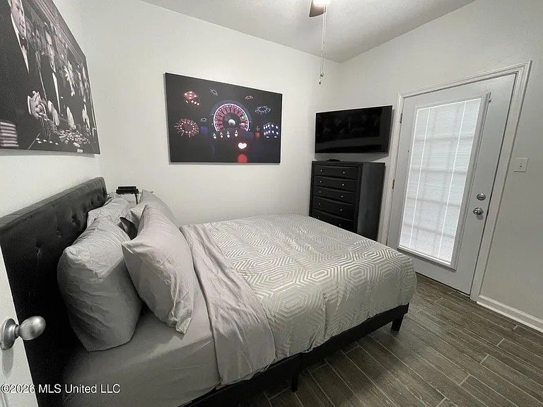 1276-B Century Oaks Dr #B — Photo 8