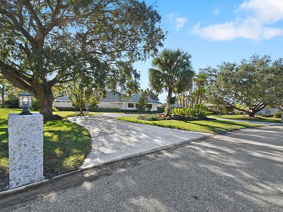 5th image of 4384 Caryota Dr