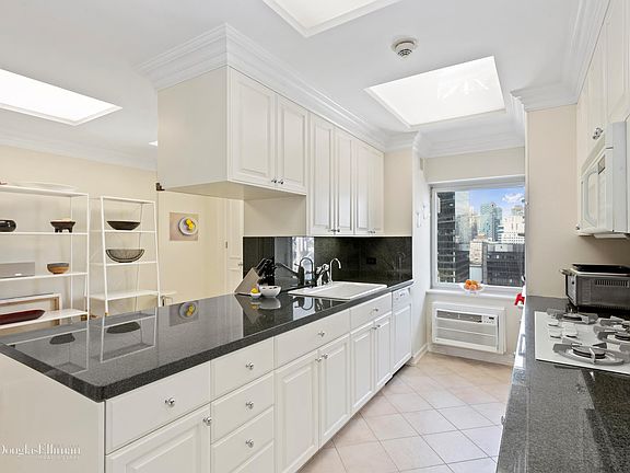 2nd image of 425 E 58th St APT 18H