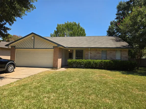 2515 Maple Tree Ct, Stafford, TX 77477