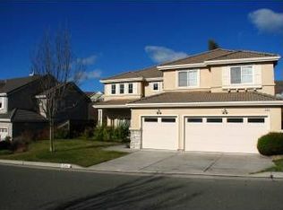 240 Edinburgh Ln, Petaluma, CA 94952
