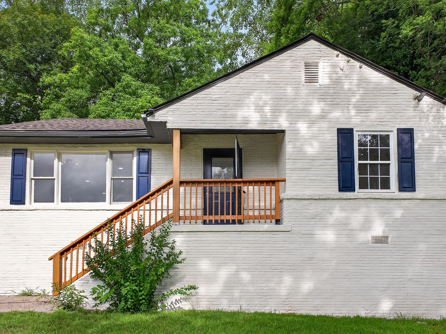 3 bed, 1028 sqft, $3,250 — Photo 1