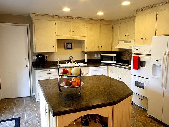 4th image of 7855 135th Ave NE