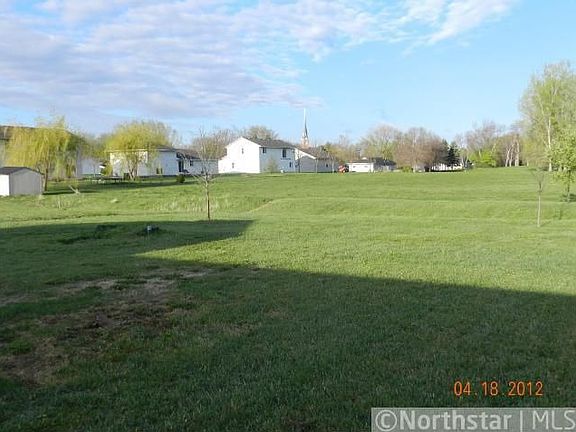 3rd image of 320 Gloria Ave