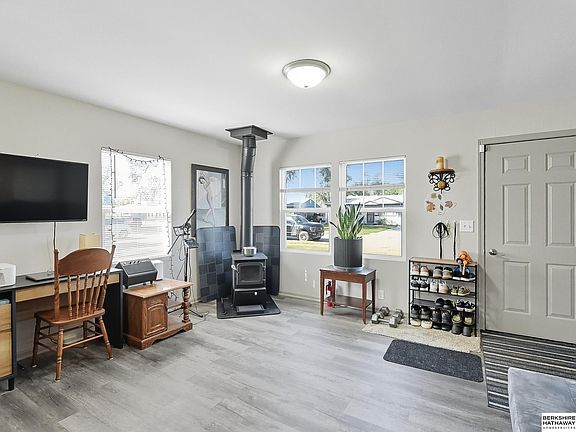 4th image of 4521 S 61st Ave