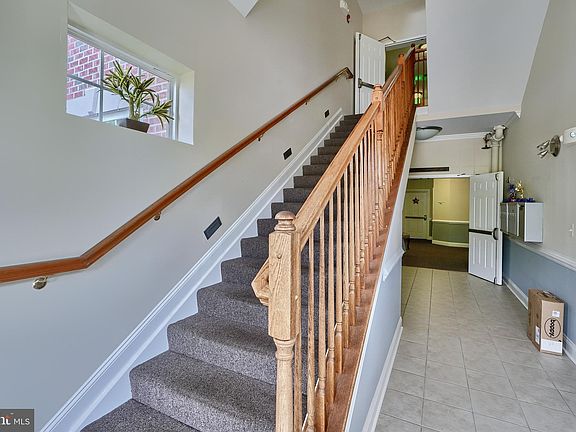4th image of 1601 Martha Ct Unit 102