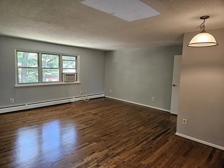 Living room picture 4