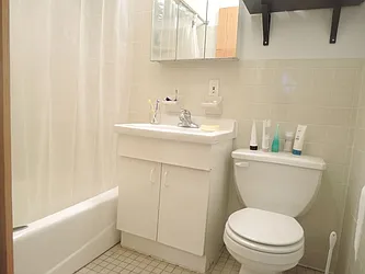 Rented by NYLA Realty