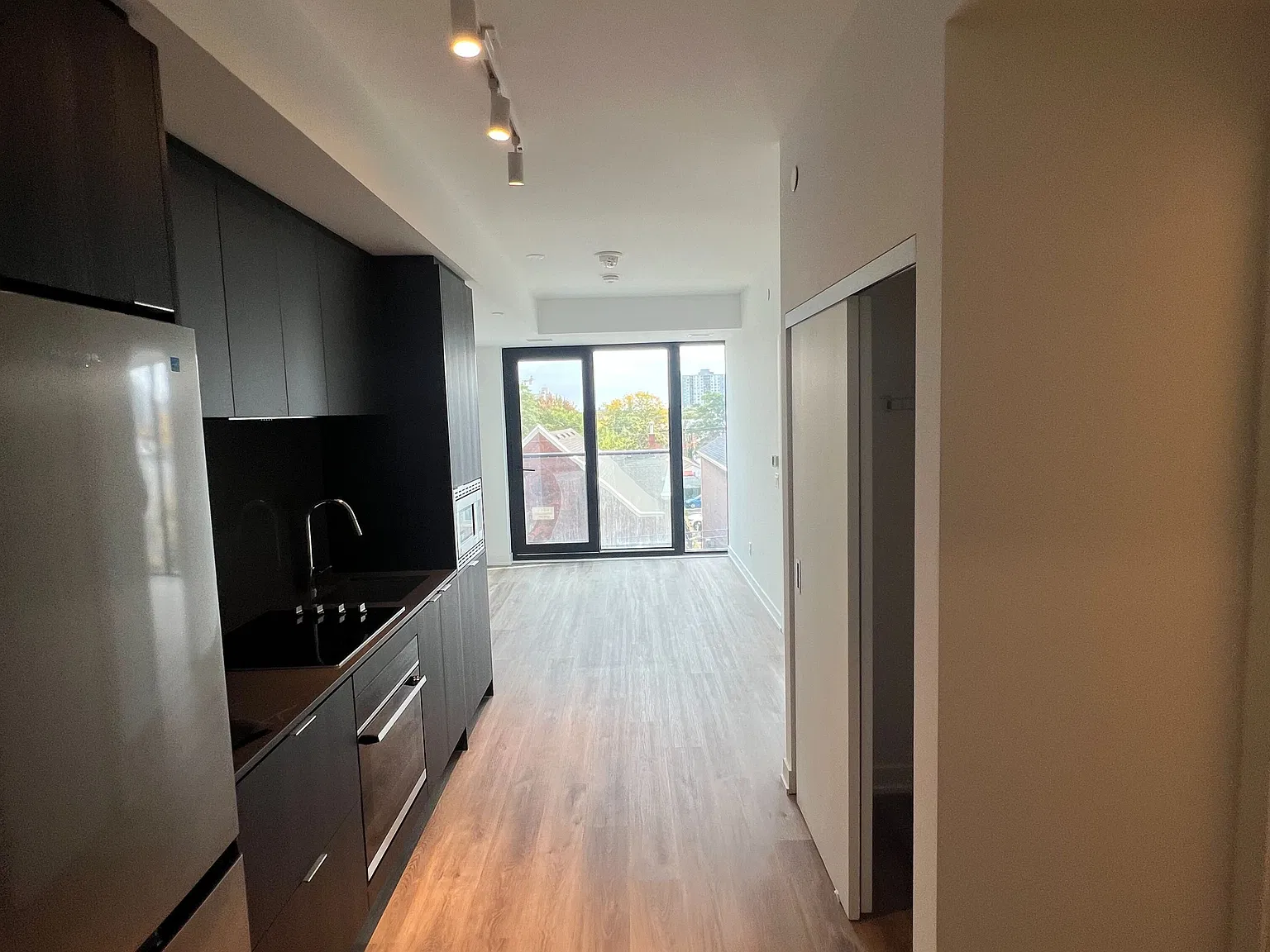 2 bed, $2,300 — Photo 4