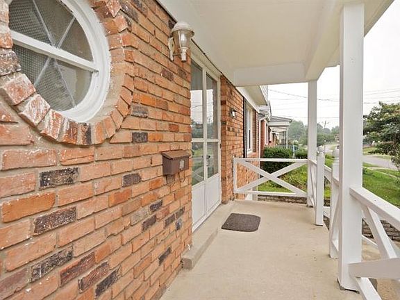 2nd image of 3832 Woodsong Dr