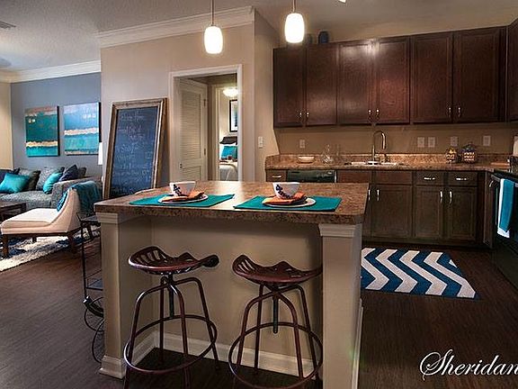 4th image of 427 Yellowwood Way