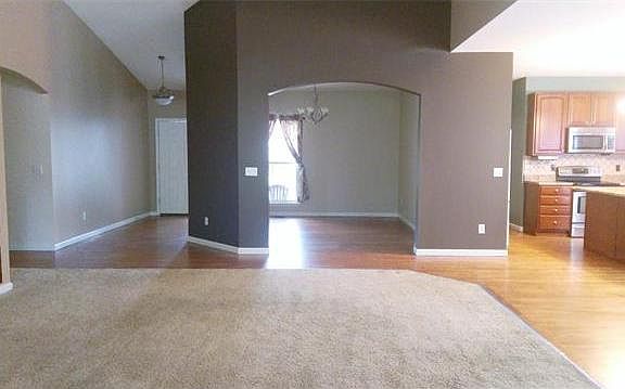 3rd image of 20 Lowery Estates Ct