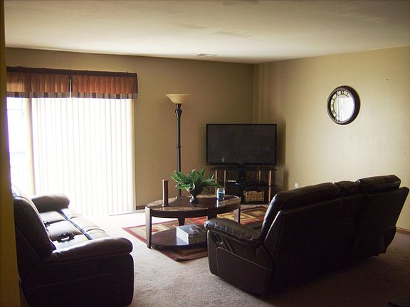 4th image of 920 Camellia Dr APT 3