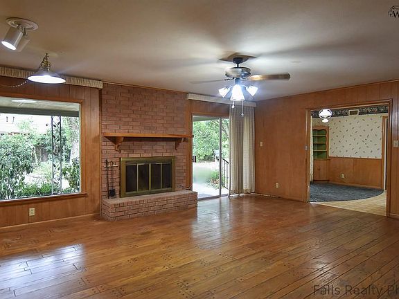 5th image of 2406 Clayton Ln