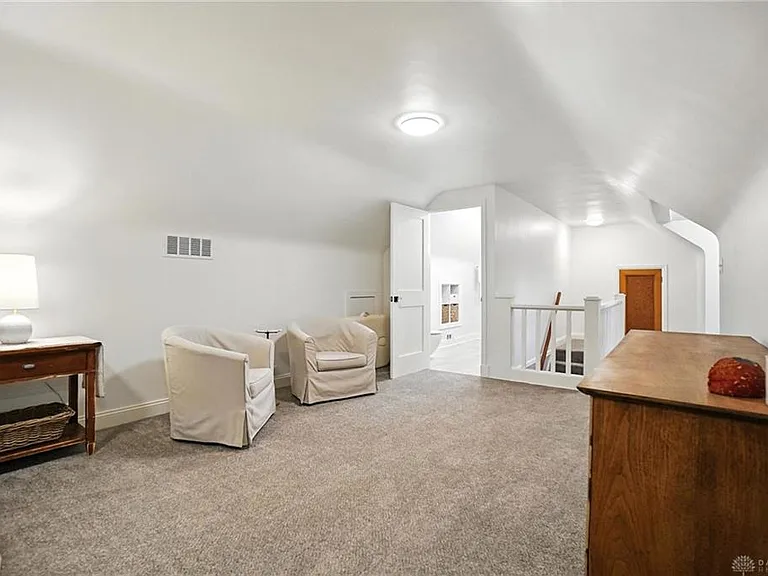 108 Napoleon Dr — Photo 25