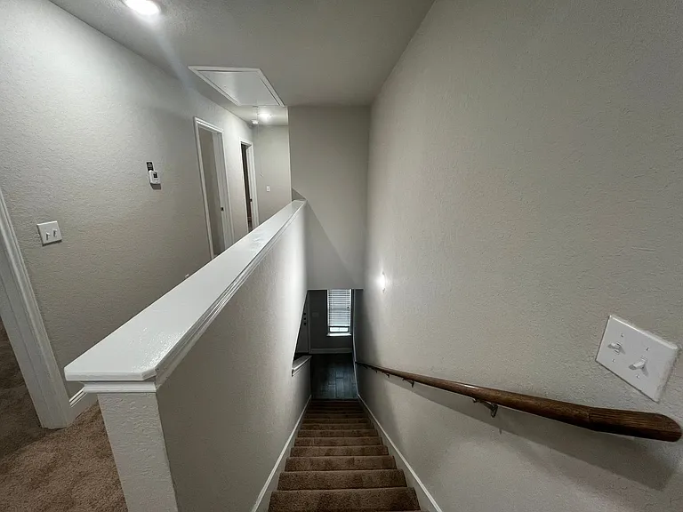 7417 Savannah Brks — Photo 15