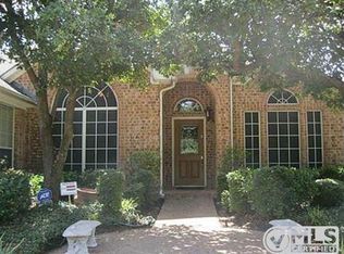 6404 Parkside Dr, Arlington, TX 76001