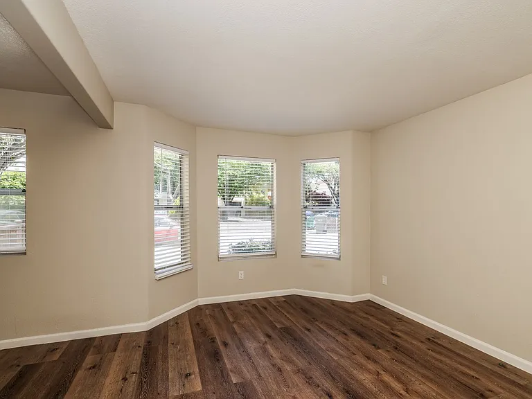 5851 Vallejo St #D — Photo 9