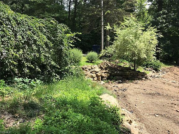 2nd image of 402 Wonder Lake Dr