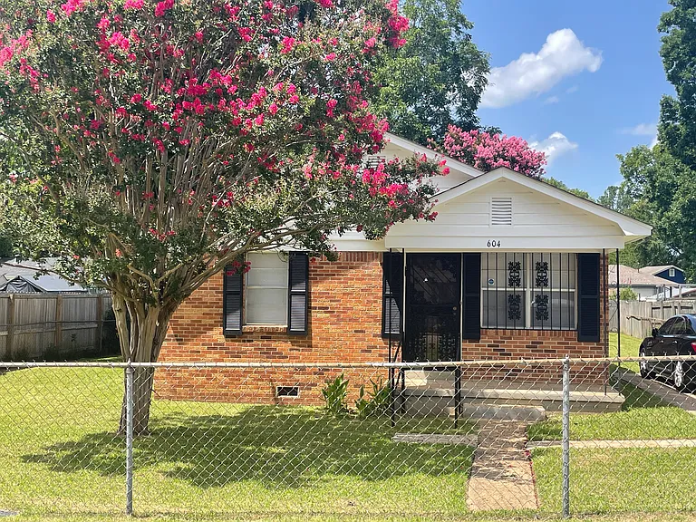 Sunflower Ln — Photo 8