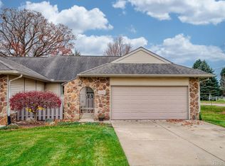 150 Addison Cir, Fowlerville, MI 48836