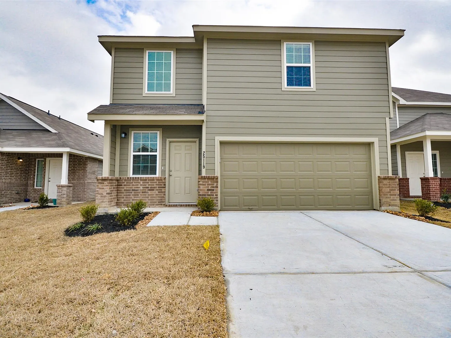 3 bed, 2.5 bath, 1629 sqft, $1,895 — Photo 2