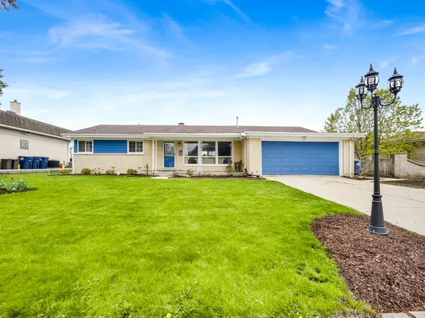 884 Arnold Ct, Des Plaines, IL 60016